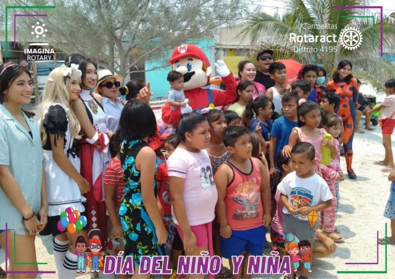 CLUB ROTARACT CARMELITAS ENTREGA JUGUETES