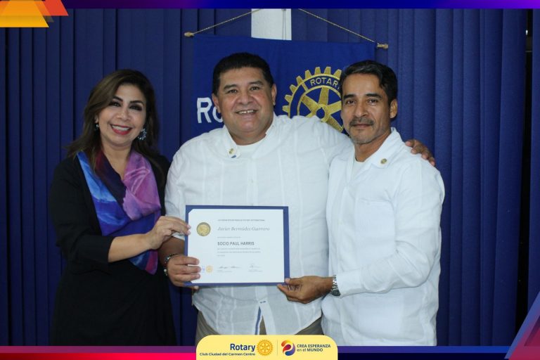 ENTREGA DE “PAUL HARRIS” A JAVIER BERMÚDEZ