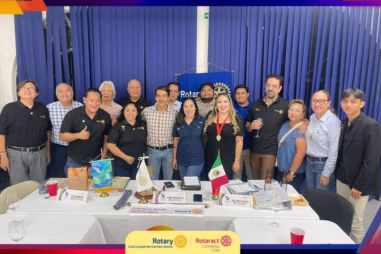 VISITA DE LIZBETH VÁSQUEZ AL CLUB ROTARACT CARMELITAS