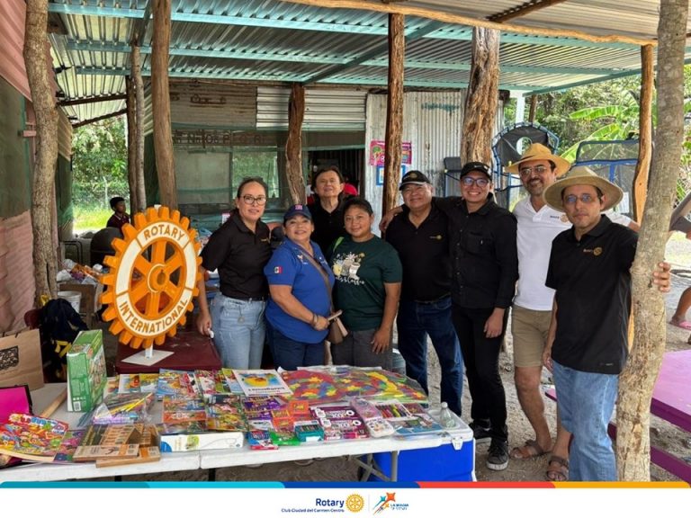 HERMOSO CONVIVIO EN LA ESCUELA RURAL DE ANTORCHA CAMPESINA