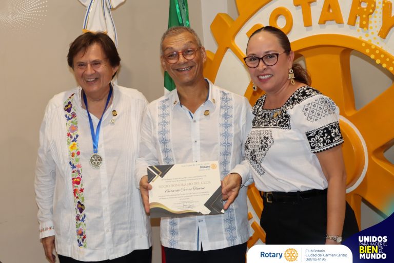 PAST PRESIDENTE ZULMA NOLAZCO NOMBRA SOCIO HONORARIO A GERARDO CORRES, GOBERNADOR DE DISTRITO