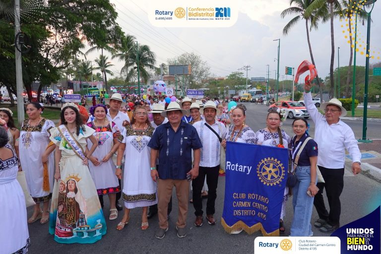 NOCHE INOLVIDABLE CON TODA LA COMUNIDAD DE HUATULCO