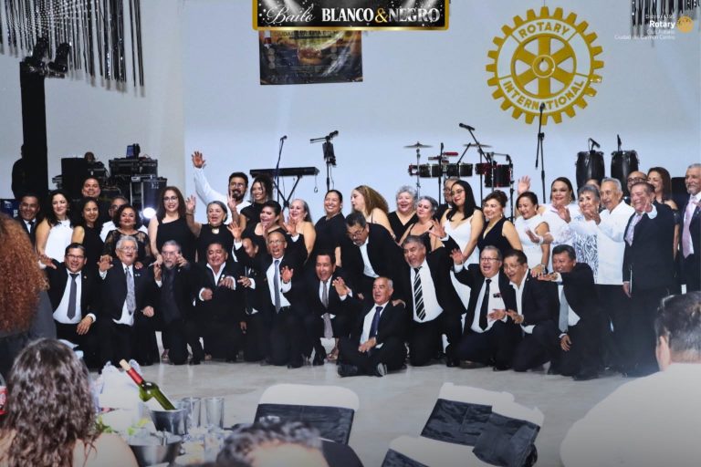 LA MAGIA DEL TRADICIONAL BAILE “BLANCO Y NEGRO”