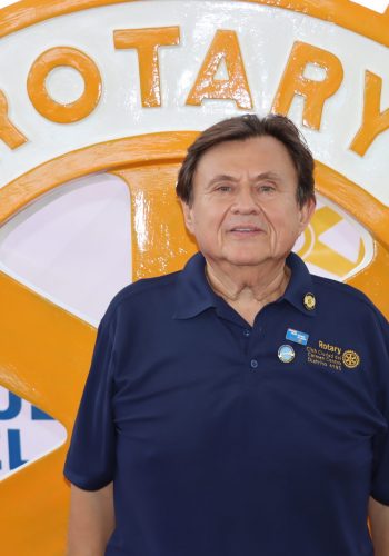 Efrén Requena
