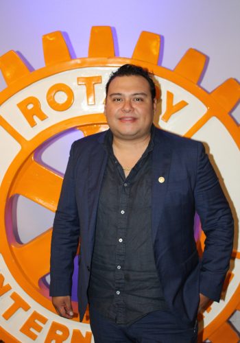 Luis Zavala (2)